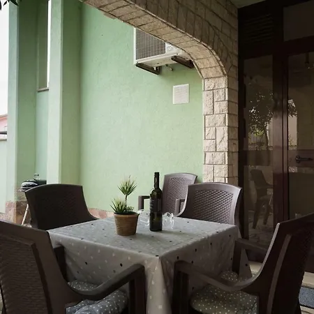 Esther Apartment Pula Exterior photo