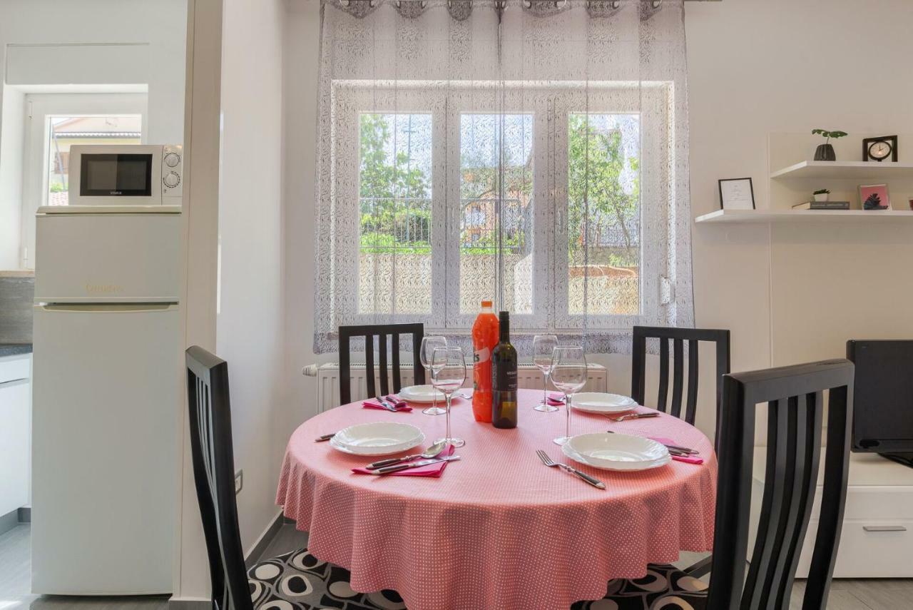 Apartament Esther