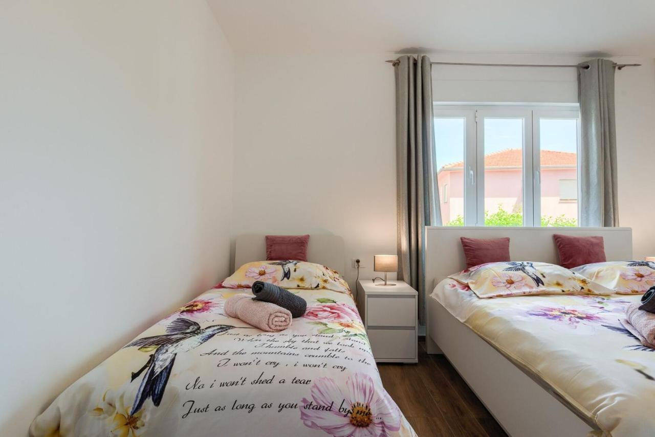 Esther Apartament